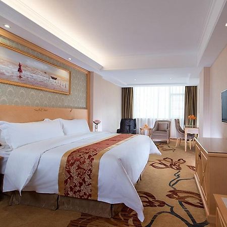 Vienna Hotel Shenzhen Fuyong Village Fenghuangwei Экстерьер фото