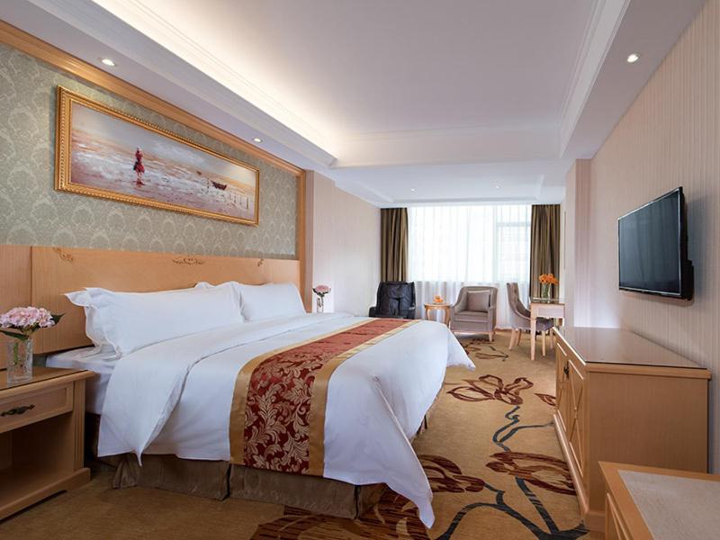 Vienna Hotel Shenzhen Fuyong Village Fenghuangwei Экстерьер фото